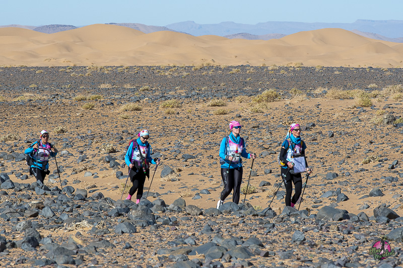 elles marchent 120km dans le desert marocain 2023